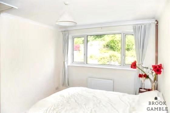 3 Bedroom House - Detached. Peppercombe Road in Eastbourne, 14